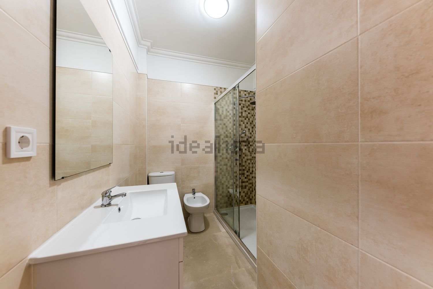 公寓 t2出售在Rua Almeida Garrett - 卫生间