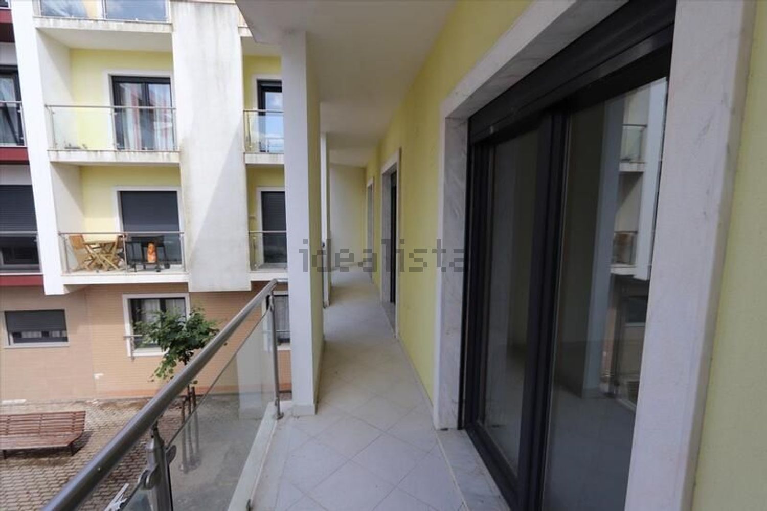 公寓 t3出售在Rua José Afonso - 过道