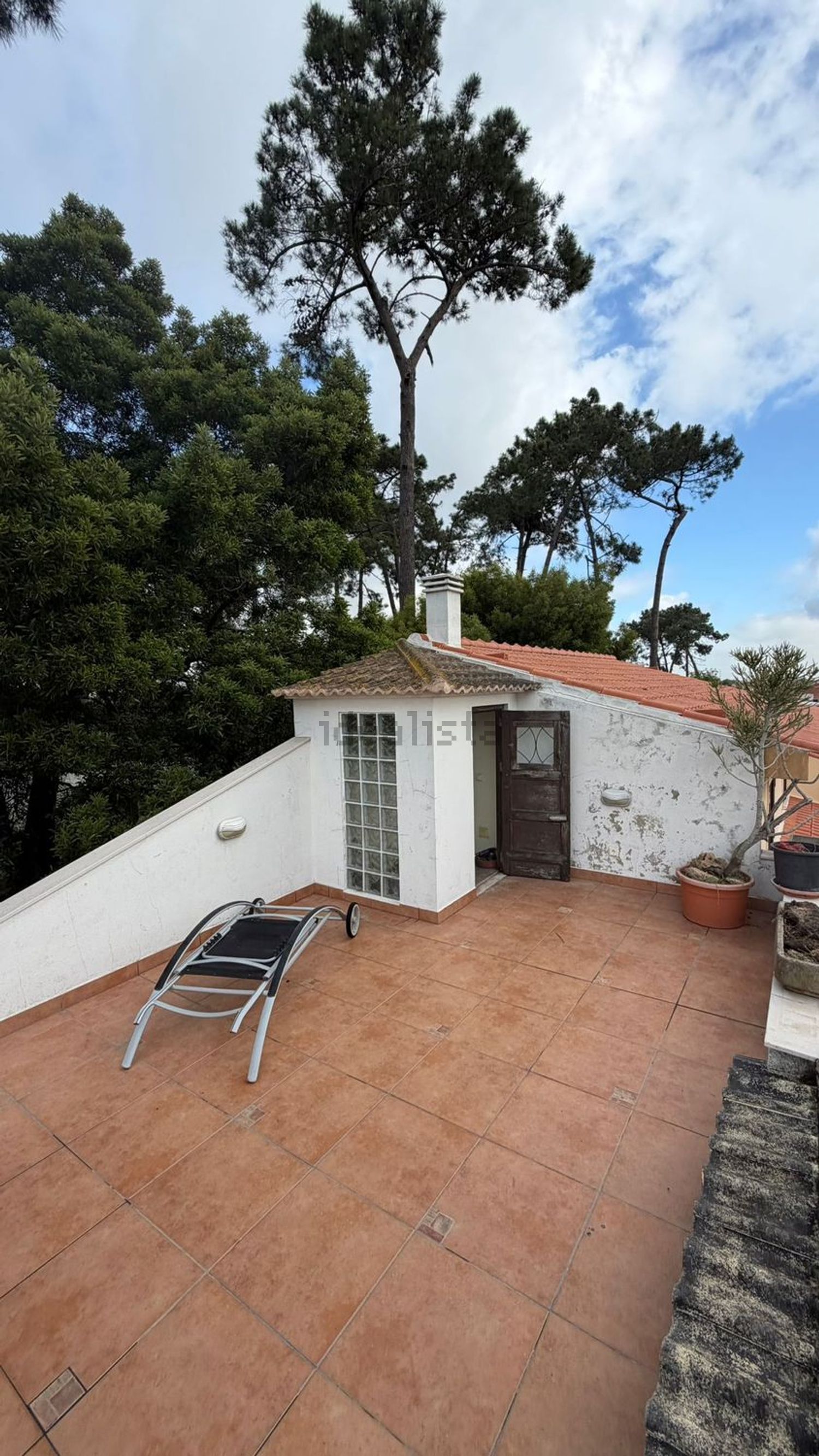 小楼房或独栋别墅出售在Rua das Rosas - 外立面