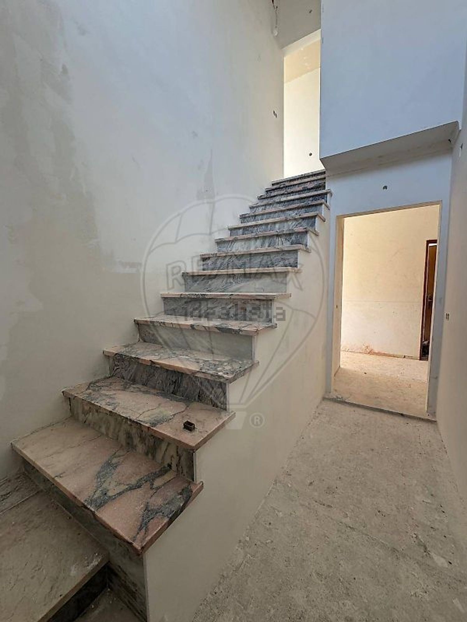 小楼房或独栋别墅出售在Lamas e Cercal - 详情