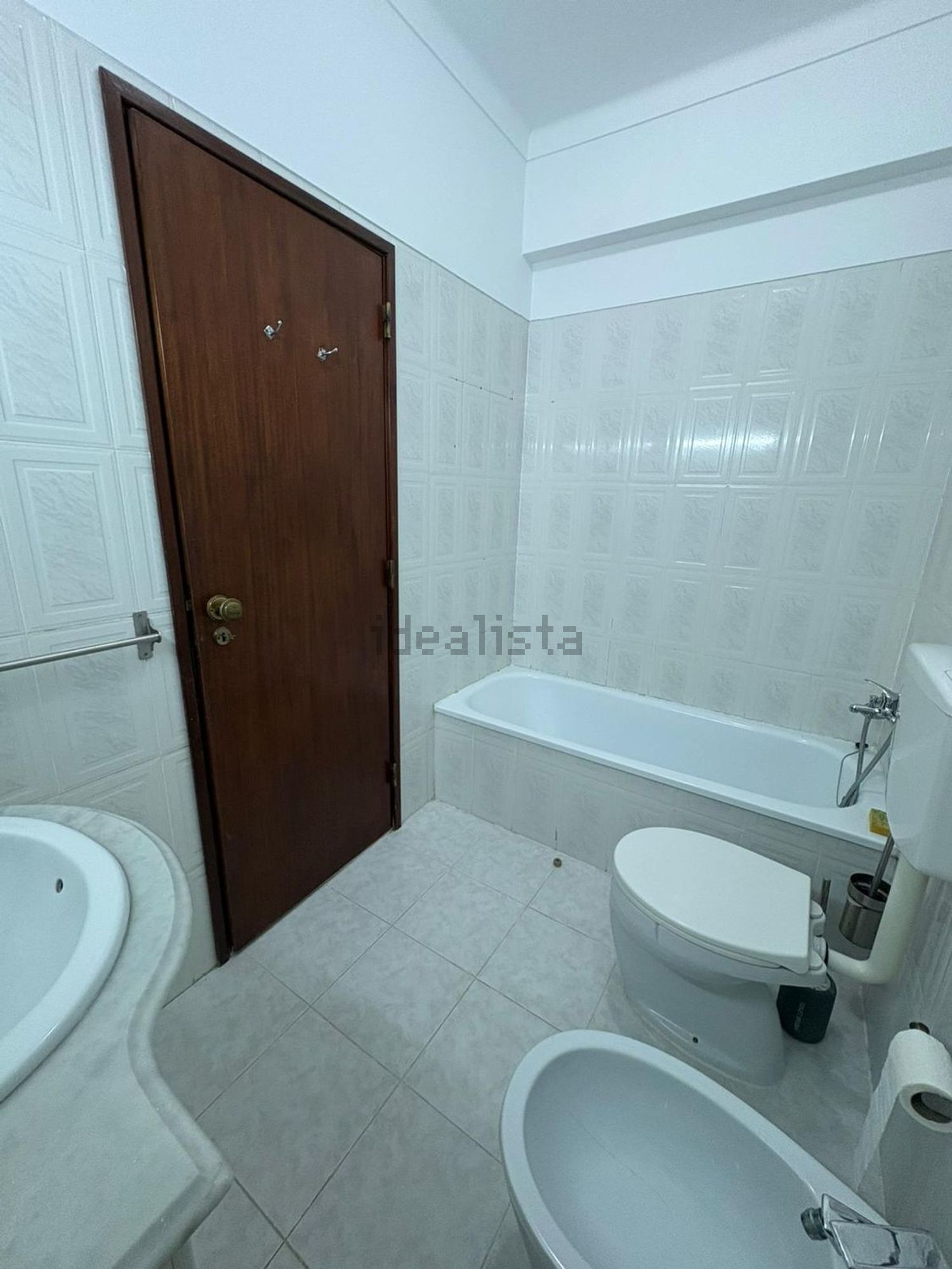 出租公寓 t2在Rua Armando Cortesão, 28 - 卫生间