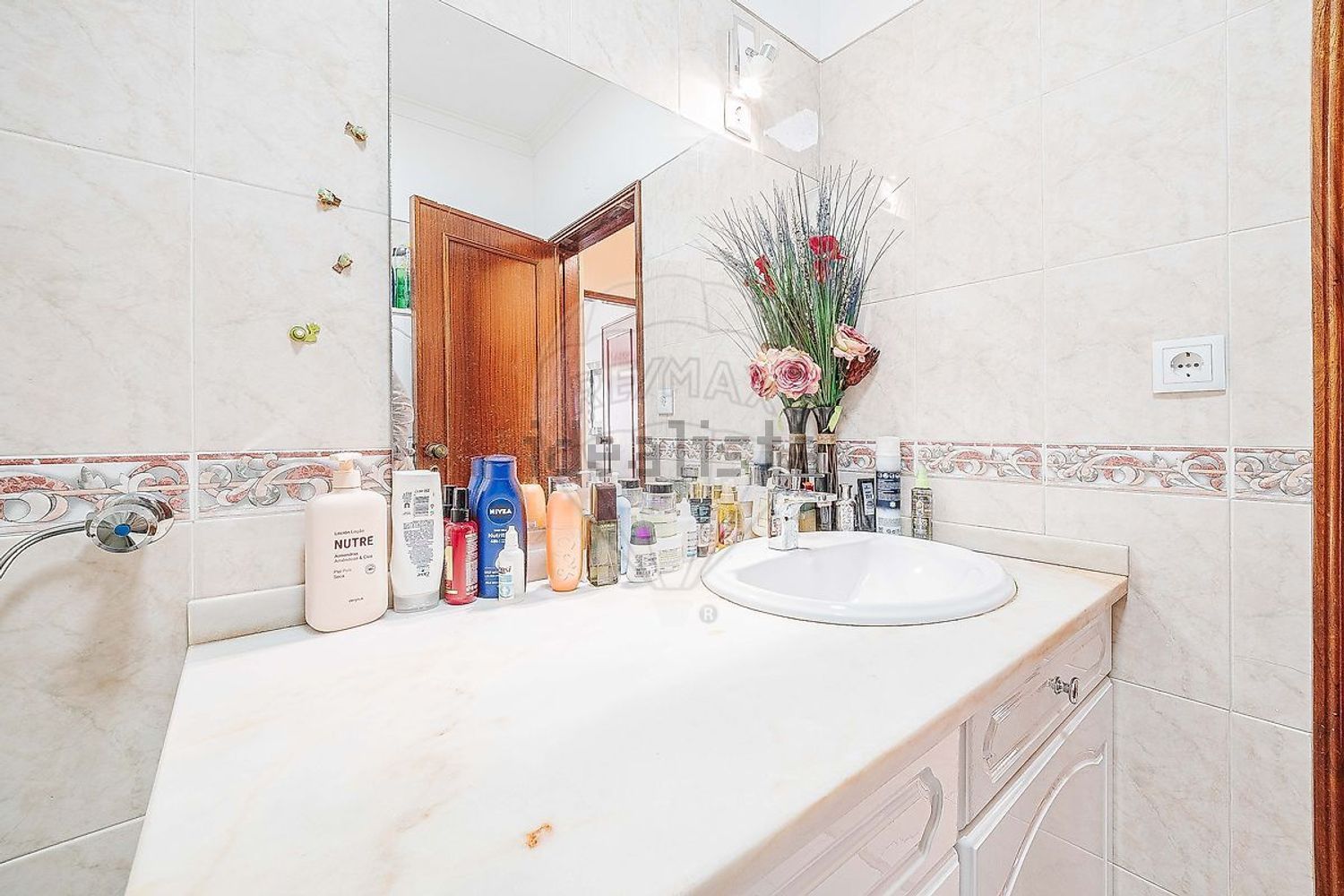 公寓 t3出售在Rua José Régio - 厨房