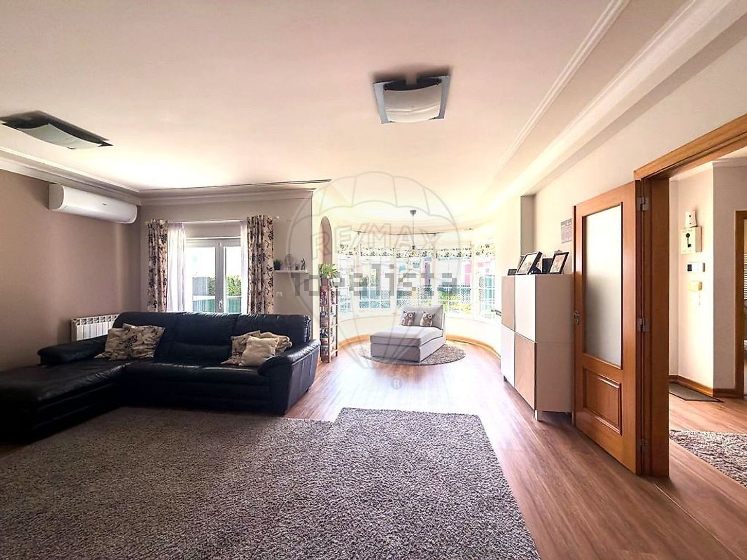 小楼房或独栋别墅出售在Rua Fernando Piteira Santos - 客厅