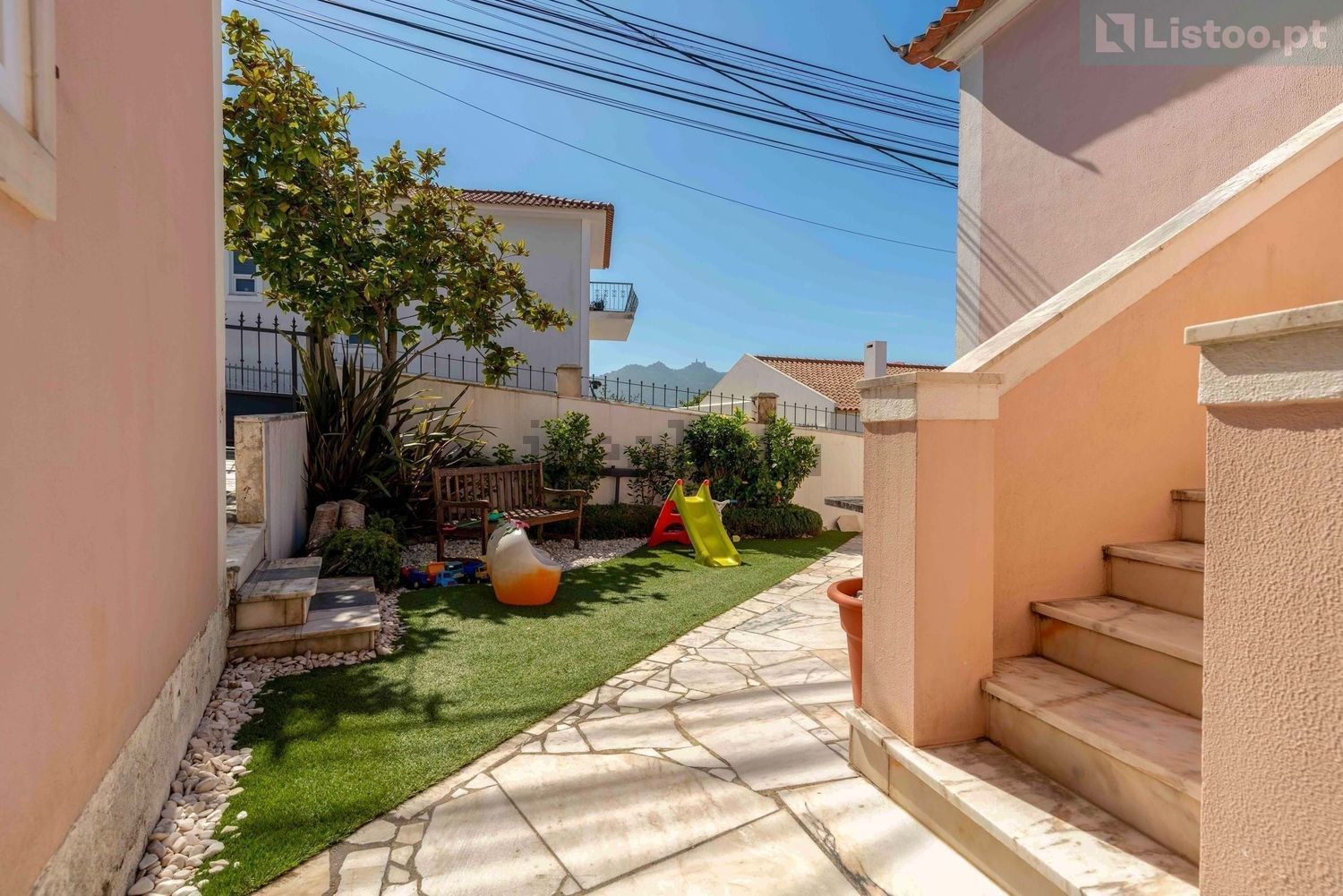 小楼房或别墅出售在Rua Dom António Correia de Sá - 阳台