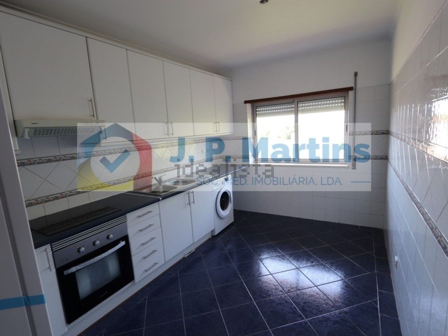 公寓 t3出售在Rua Ferrer Trindade, 5 - 厨房