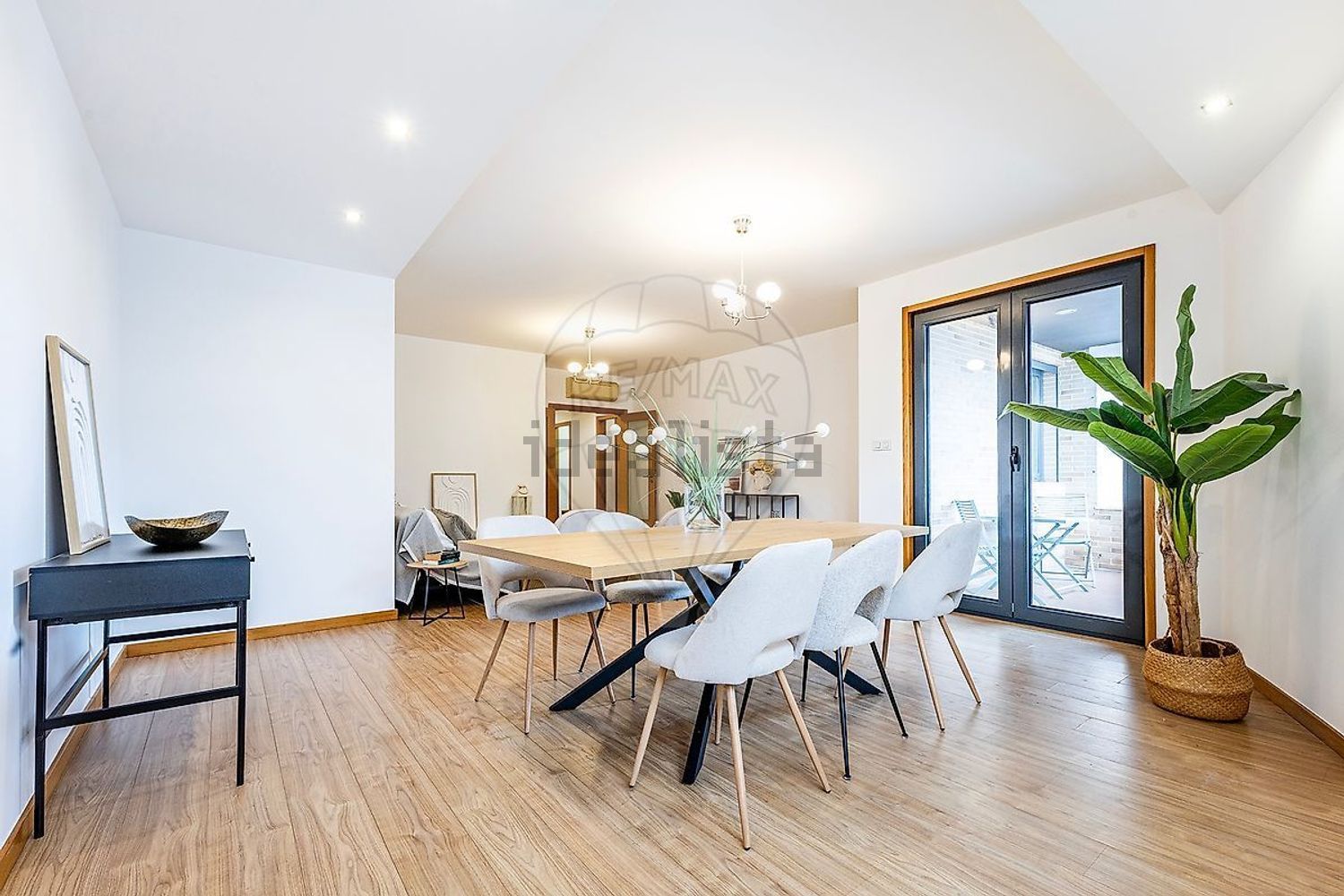 公寓 t3出售在Avenida Diogo Cão - 客厅