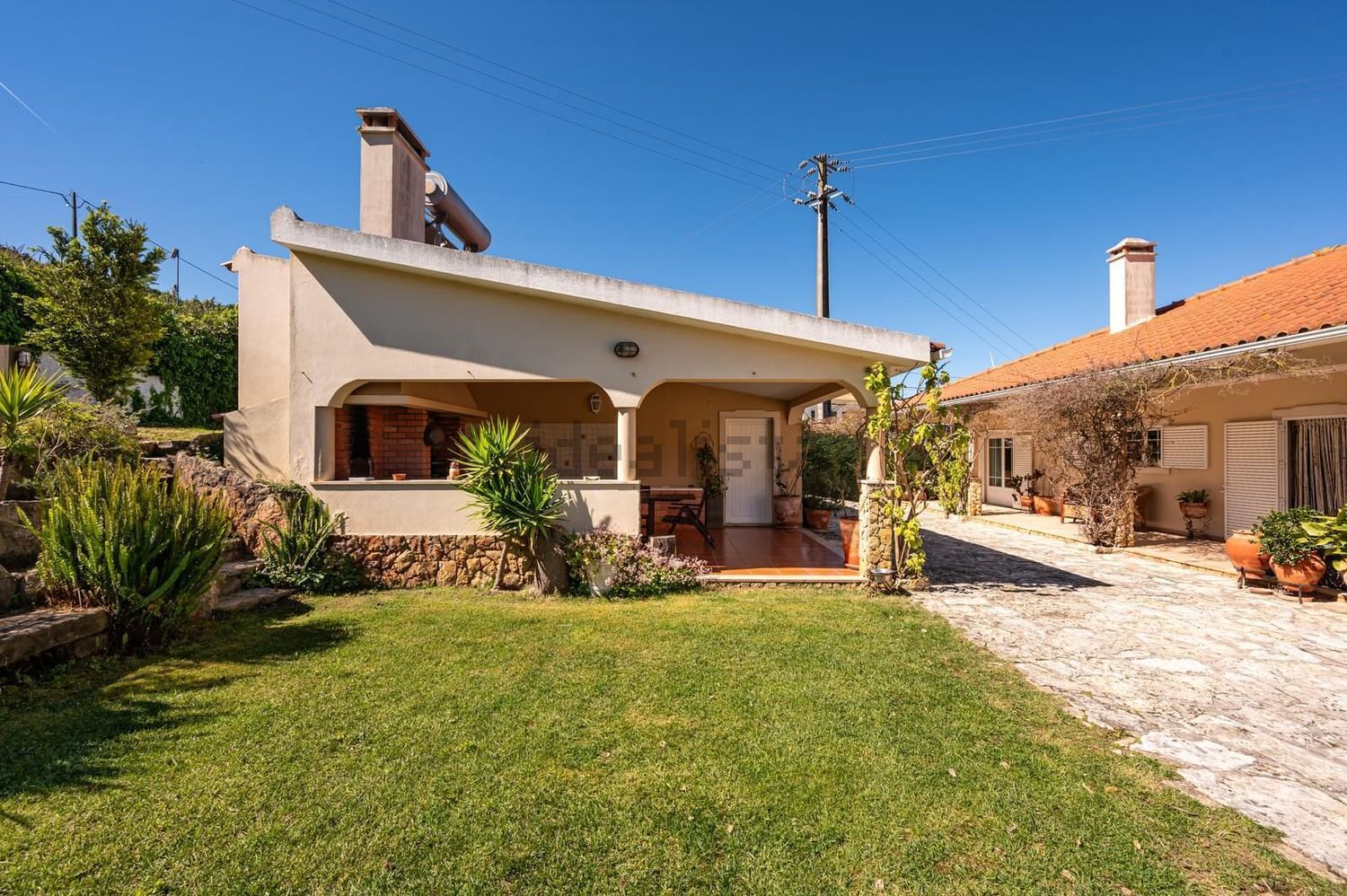 小楼房或独栋别墅出售在Rua das Eiras - 外立面