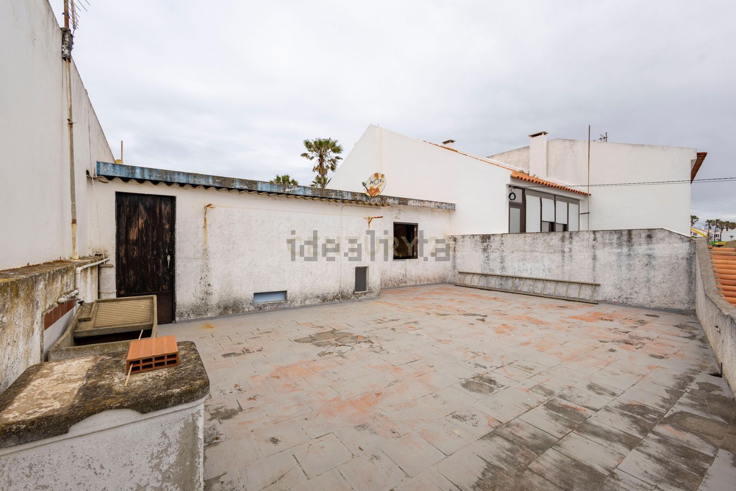 小楼房或独栋别墅出售在Rua Candido da Silva - 外立面