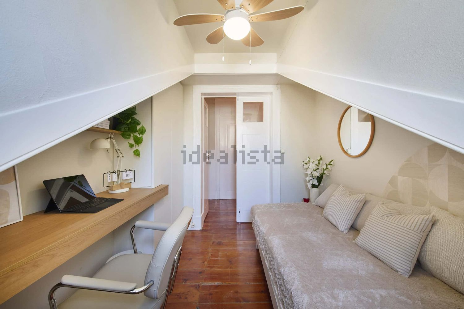 出租房间在Largo Vitorino Damásio, 2 - 客厅