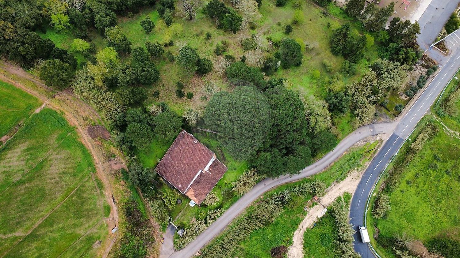 小楼房或独栋别墅出售R. da Portela - 花园