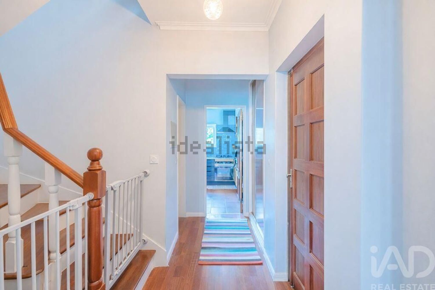 小楼房或独栋别墅出售在Penedo - Matarraque - 过道