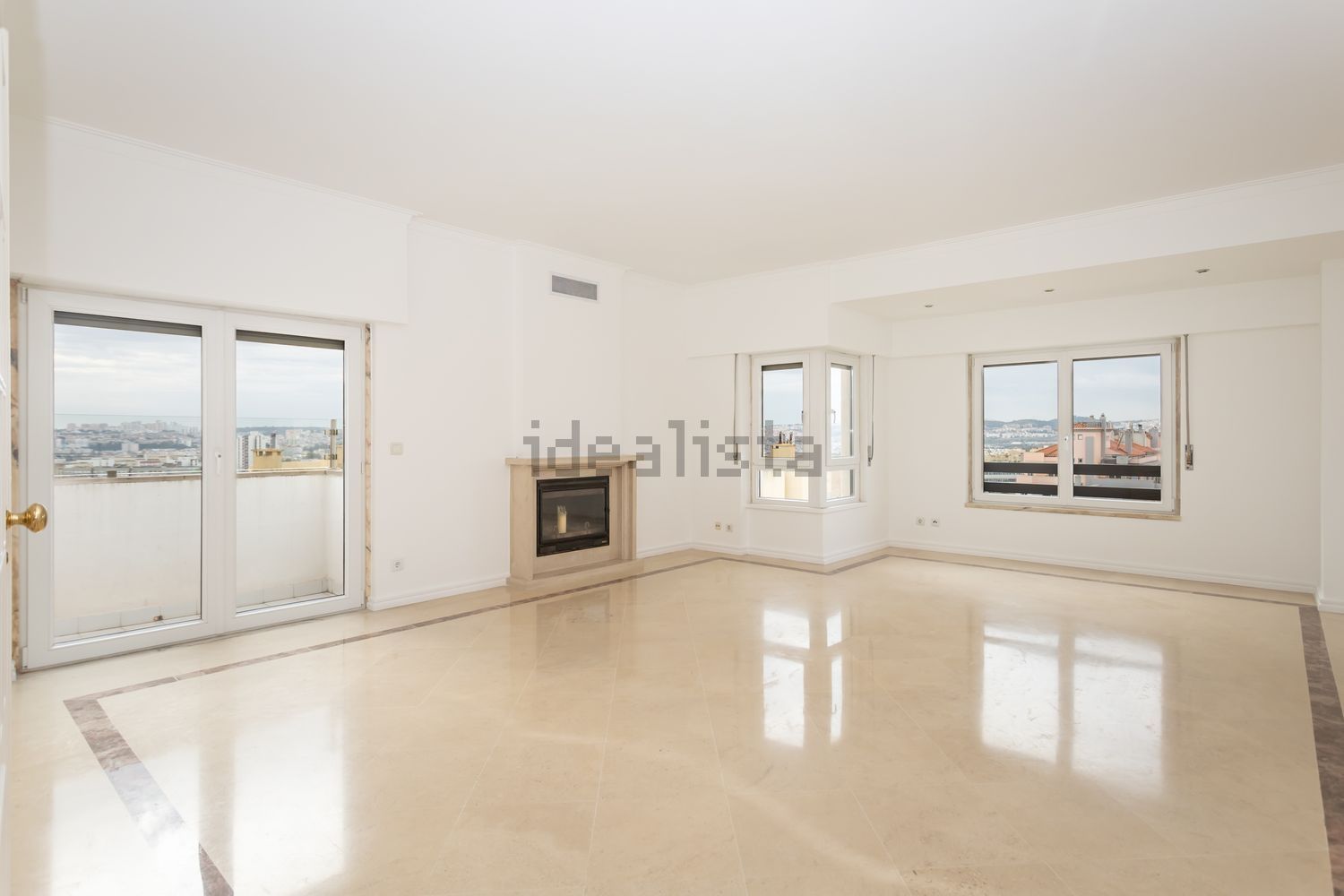 出租顶层公寓在Rua Padre Américo - 居住