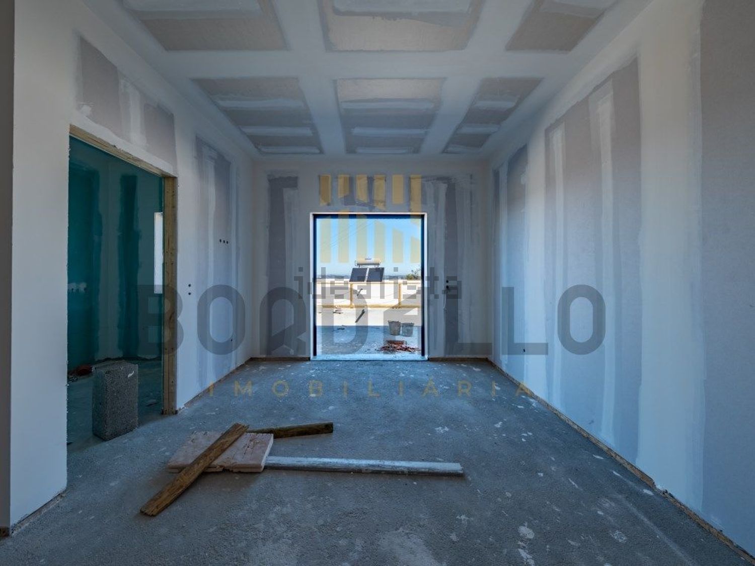 小楼房或独栋别墅出售在Rua do Serrado - 过道