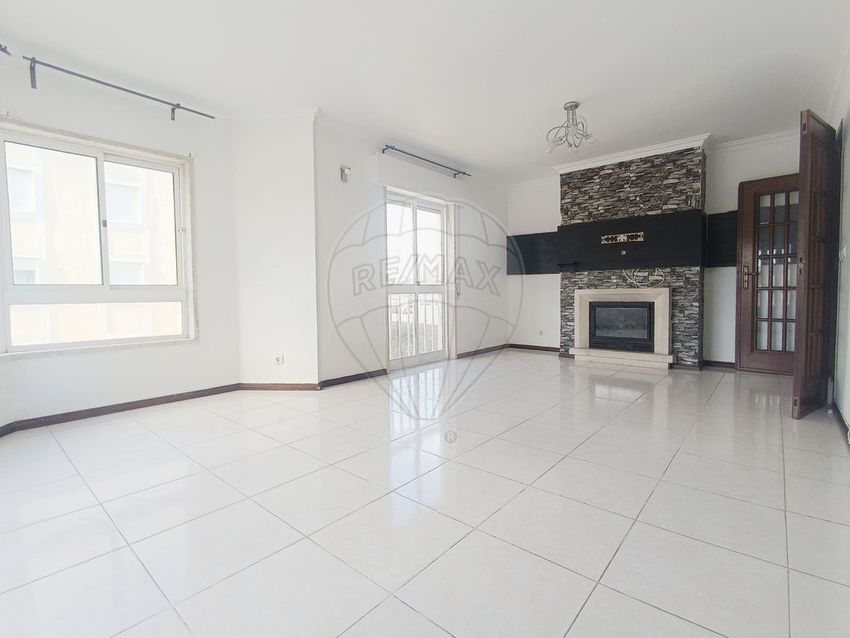 公寓 t2出售在Avenida Padre Alberto Neto