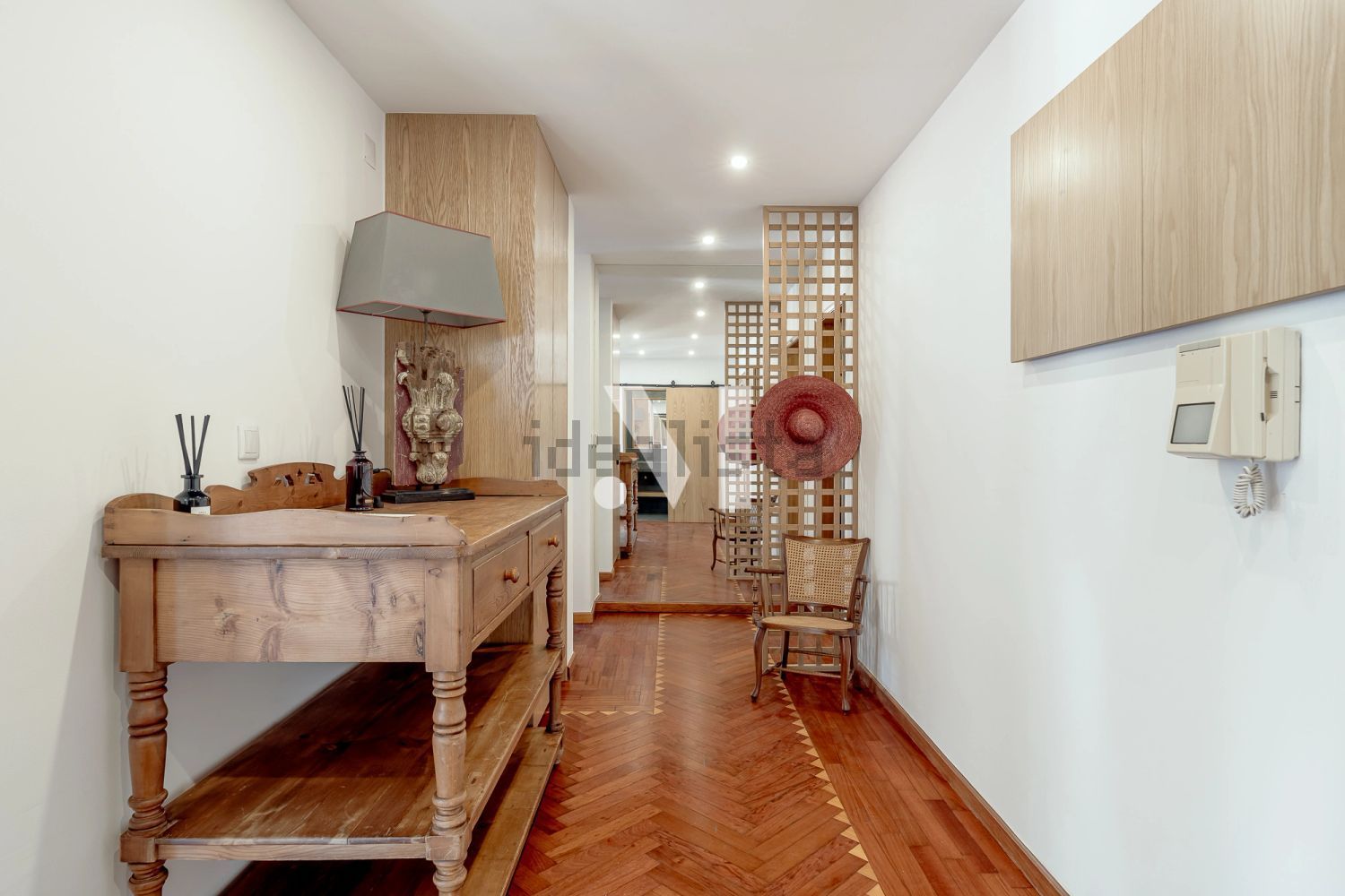 出租公寓 t4在Rua da Penha de França s/n - 前厅