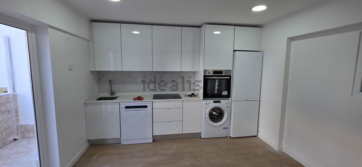 公寓 t3出售在Avenida Comandante Luís António da Silva - 厨房