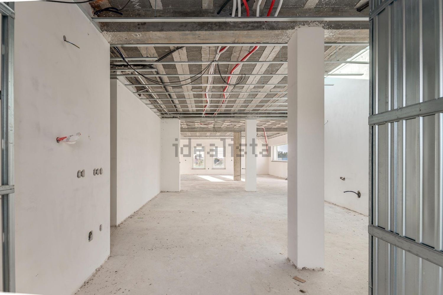 小楼房或独栋别墅出售在São Bartolomeu dos Galegos e Moledo - 停车位