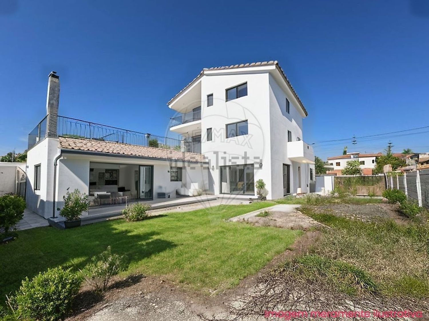 小楼房或独栋别墅出售在Lamas e Cercal - 外立面