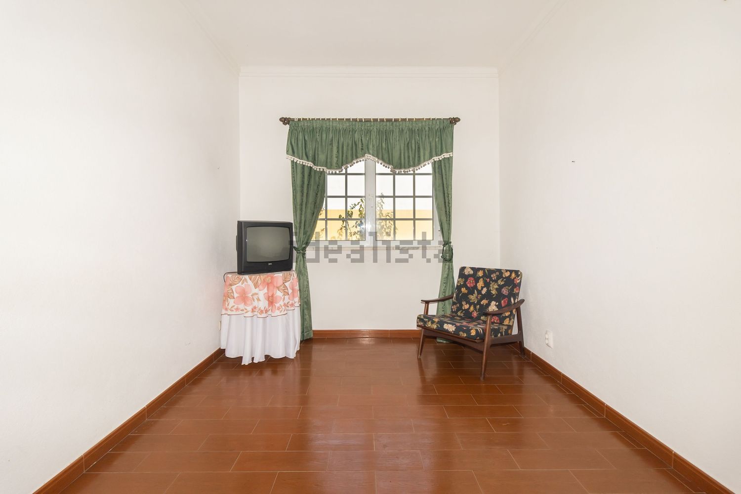 小楼房或独栋别墅出售在Avenida Padre Nabeto - 卧室