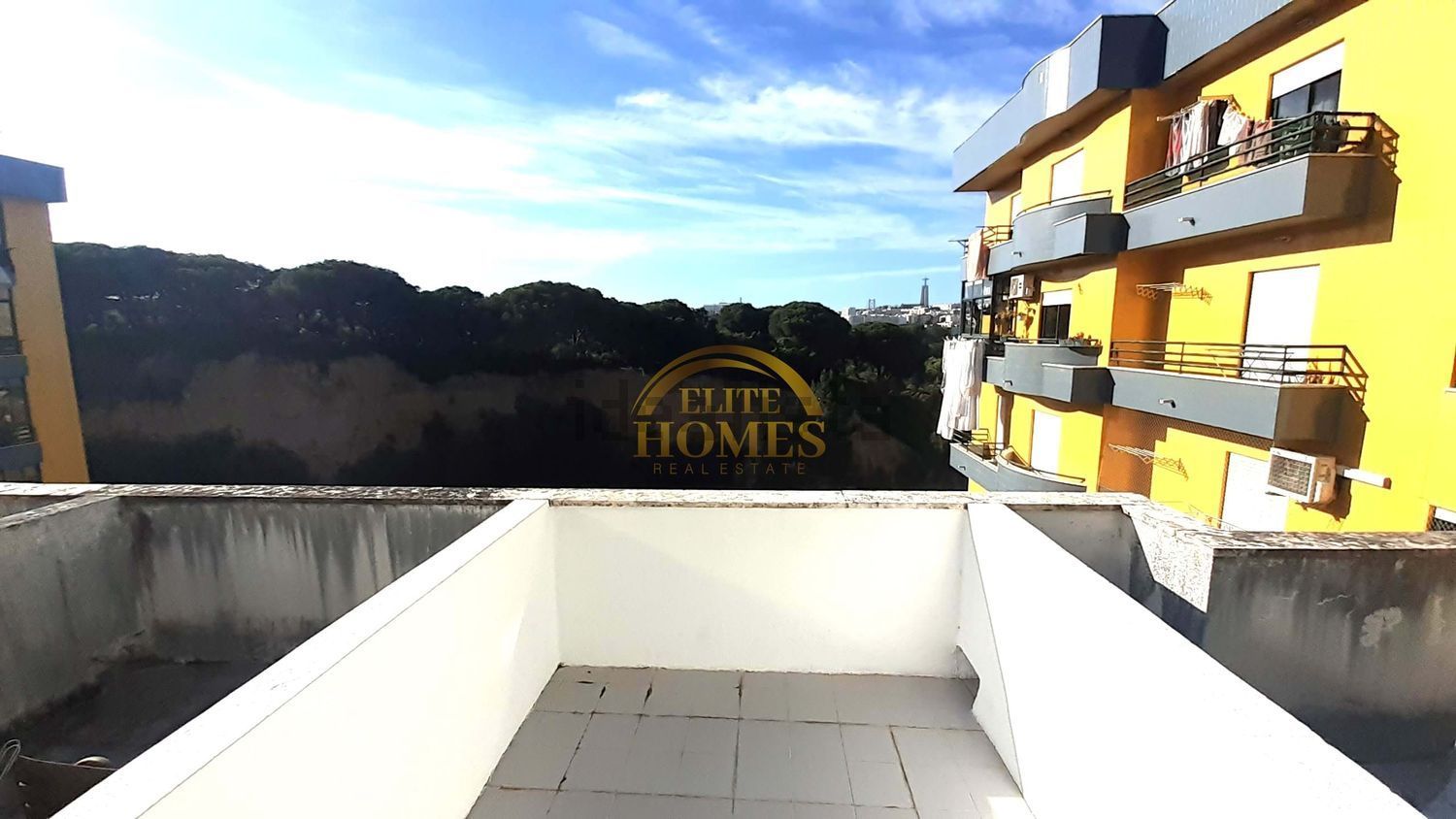 公寓 t3出售在Praceta Raúl Brandão - 阳台