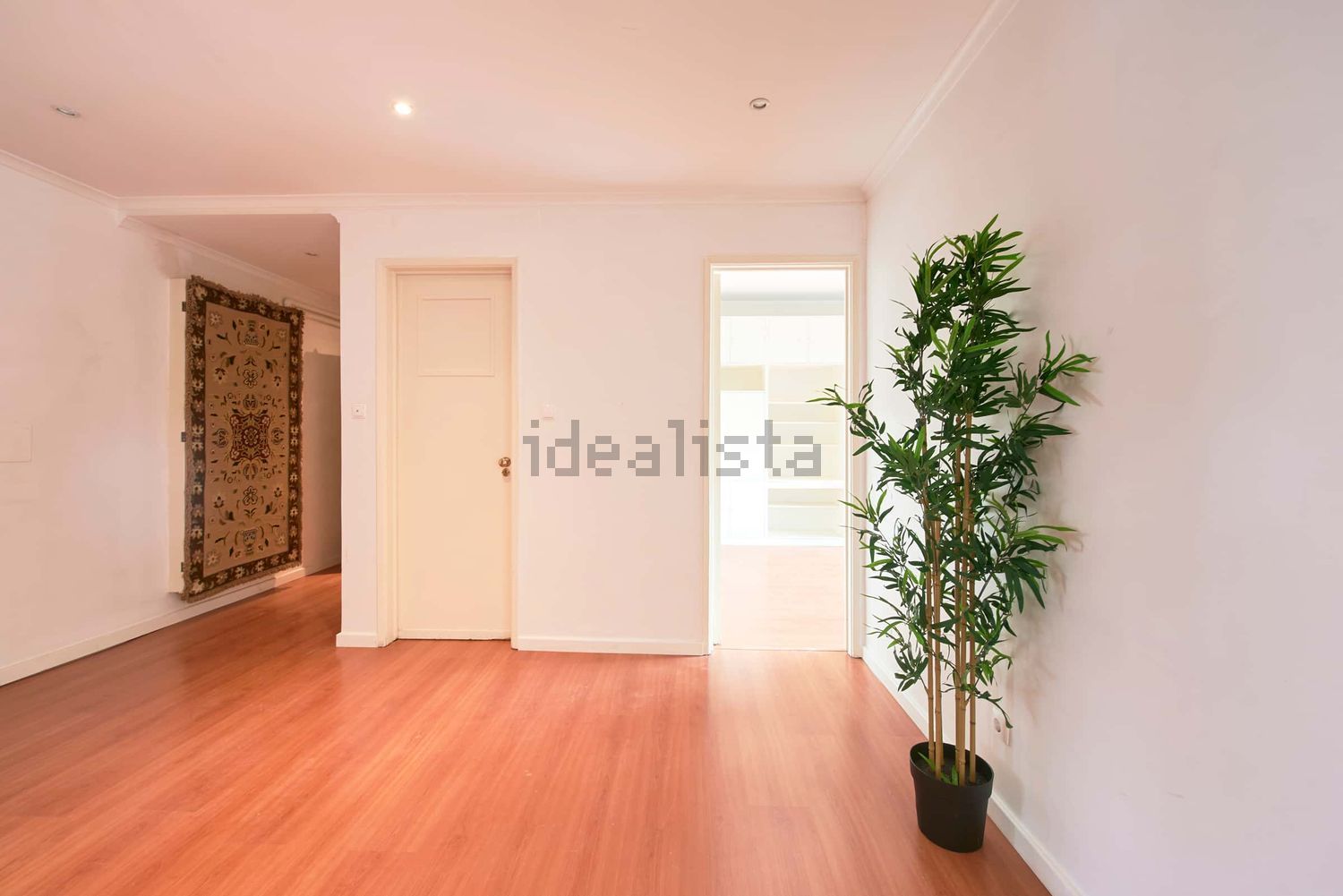 出租房间在Praça Rainha Dona Filipa, 5 - 居住