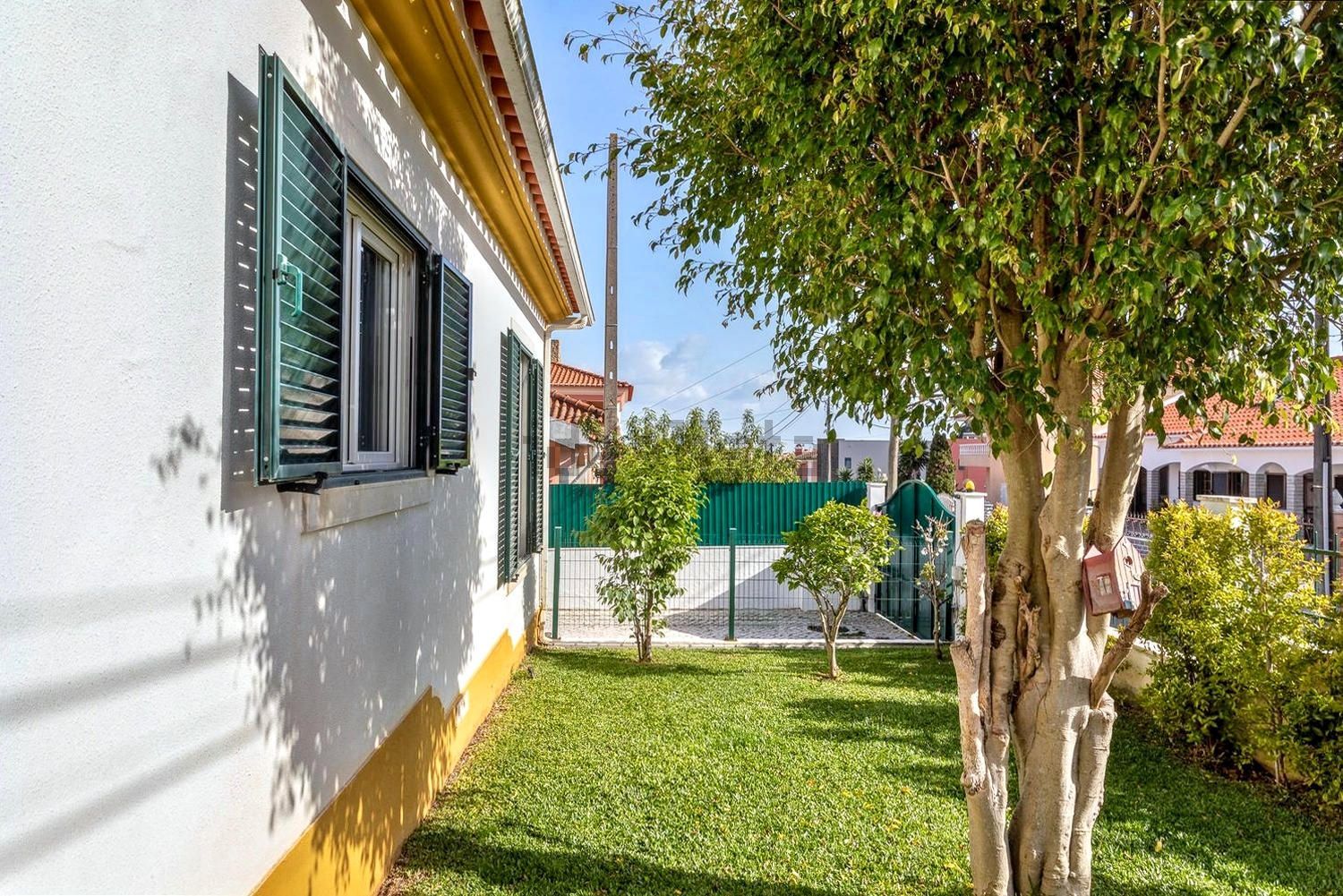 小楼房或独栋别墅出售在Rua dos Pintassilgos, 3 - 花园