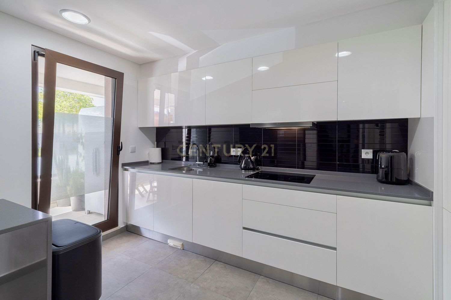 公寓 t1出售在Rua Vergílio Ferreira, 5 - 厨房