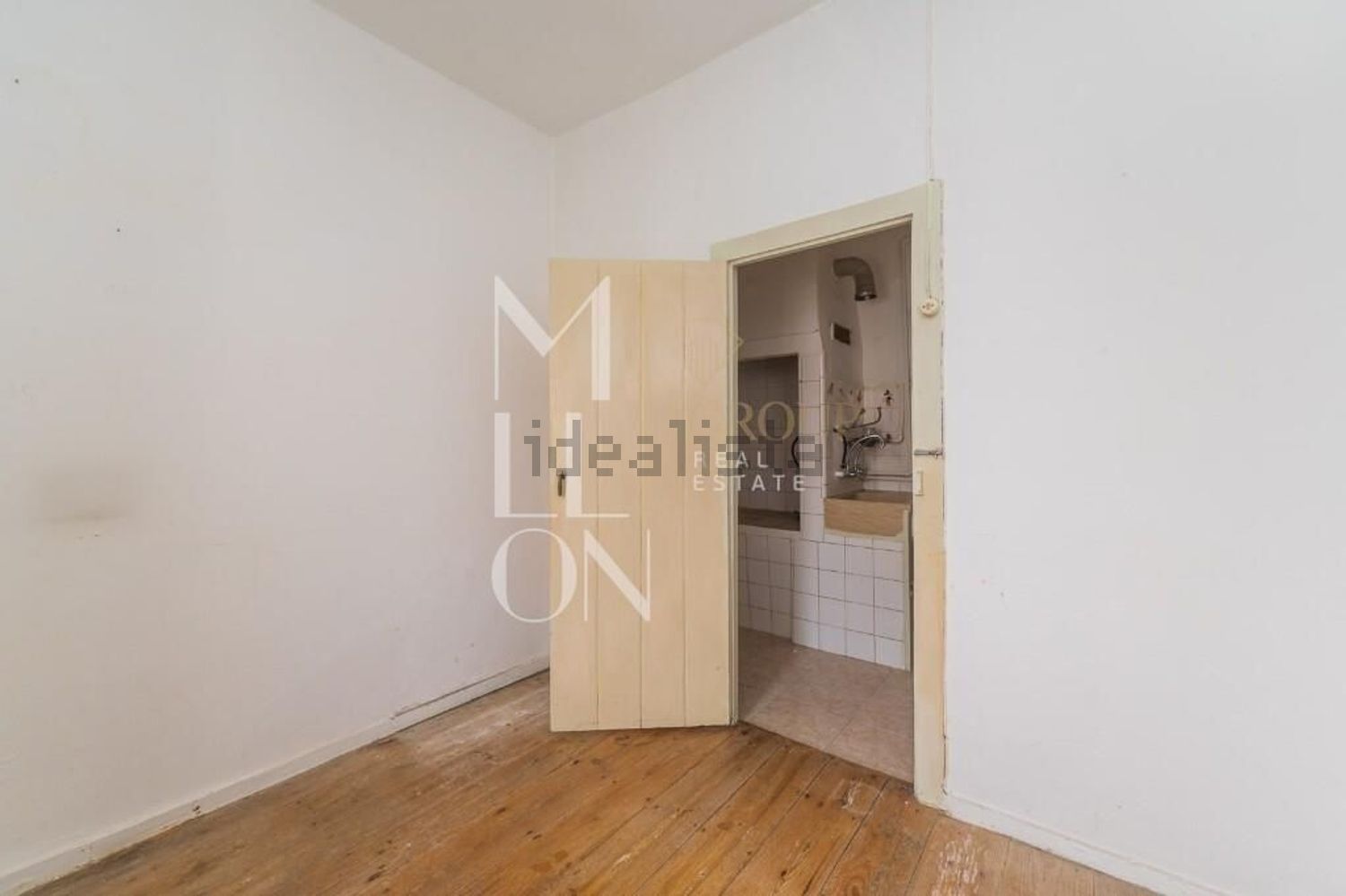 双拼别墅出售在Rua Combatentes da Grande Guerra s/n - 照片