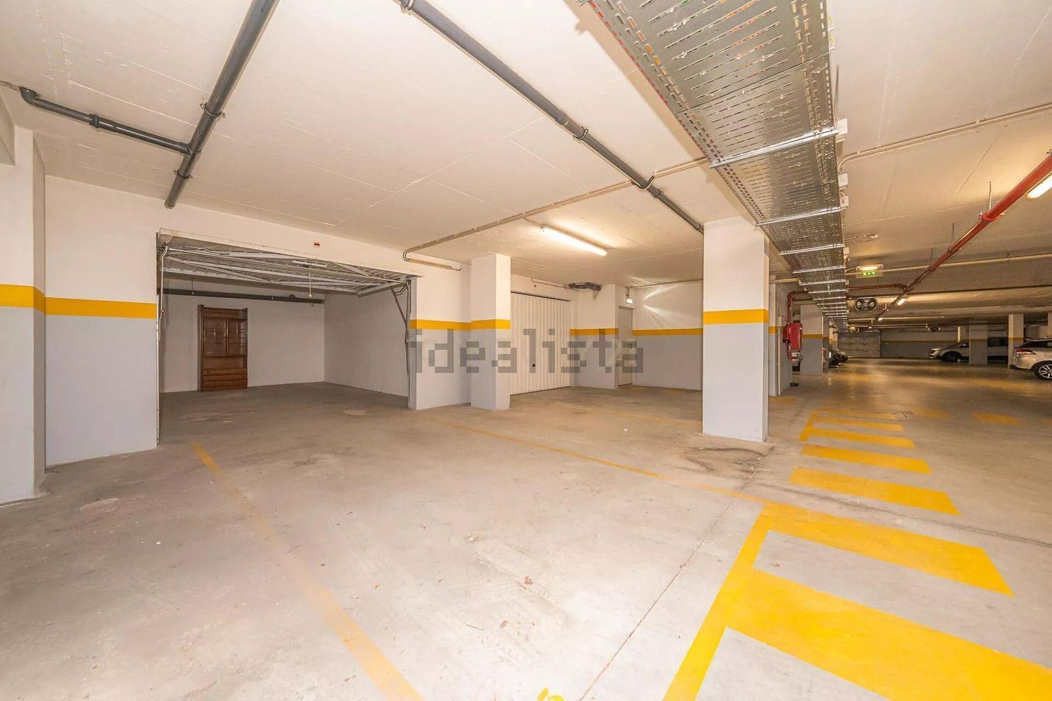 公寓 t4出售在Avenida Natália Correia - 停车位