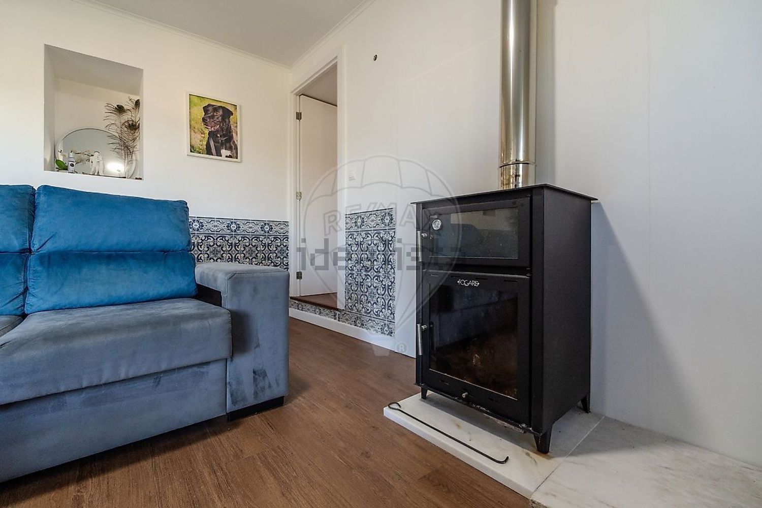 小楼房或独栋别墅出售在São Quintino - 客厅