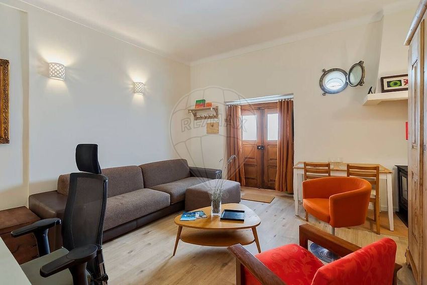 小楼房或独栋别墅出售在Rua Serpa Pinto