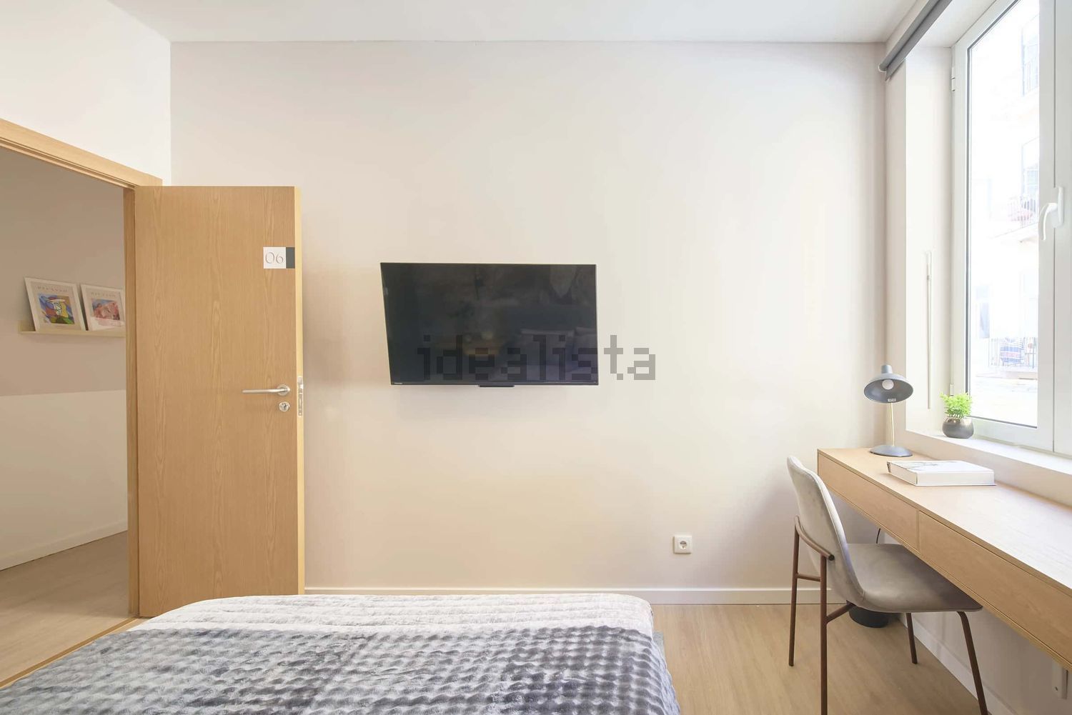 出租房间在Largo Vitorino Damásio, 2 - 卧室