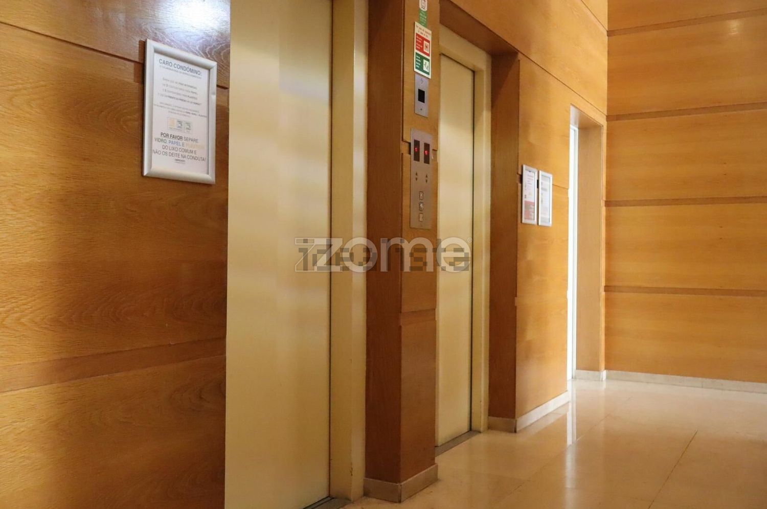 出租公寓 t2在Rua Cidade de Bissau, 19 - 前厅