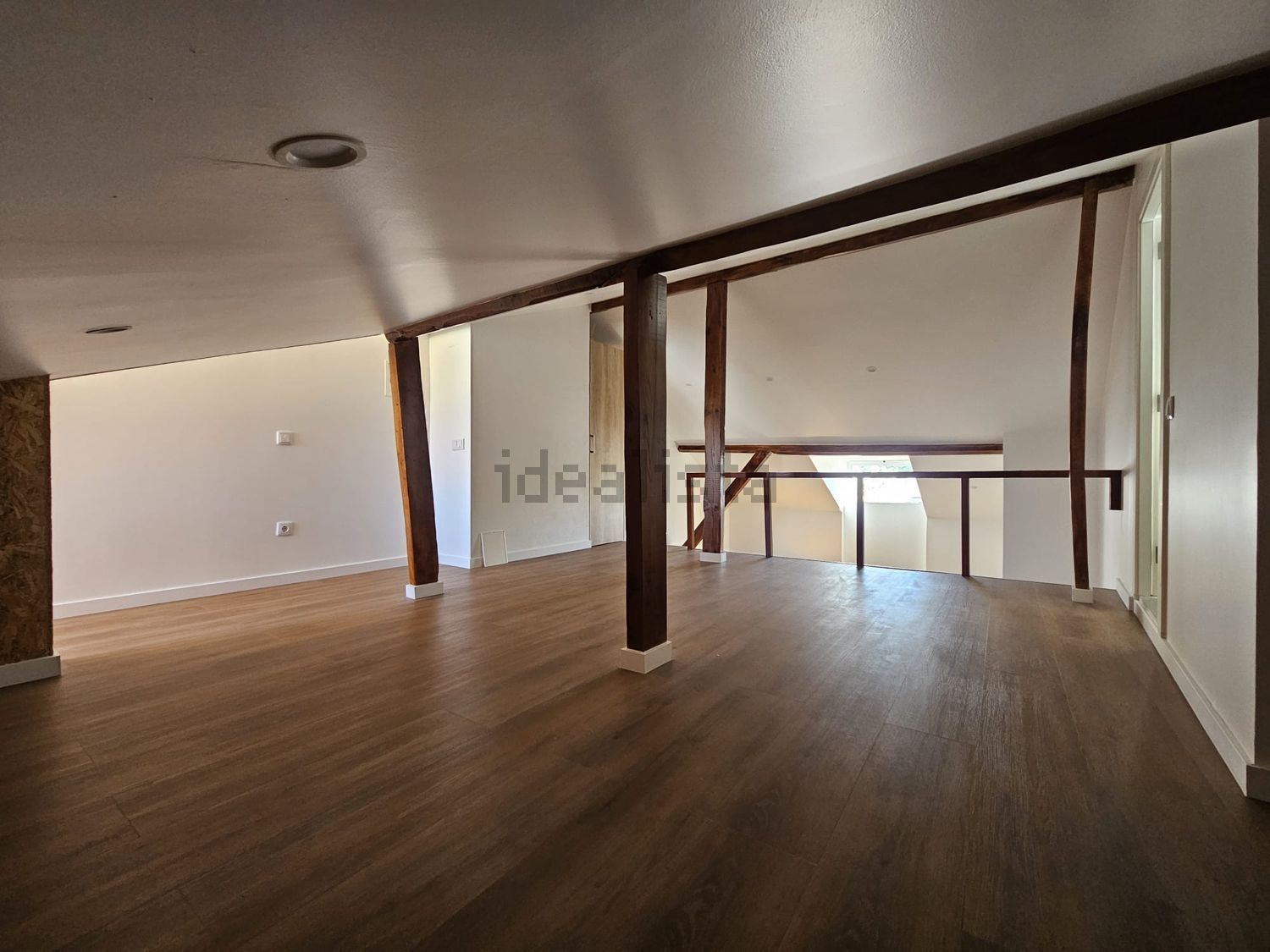 出租复式公寓在Rua Neves Costa, 15 - 阁楼