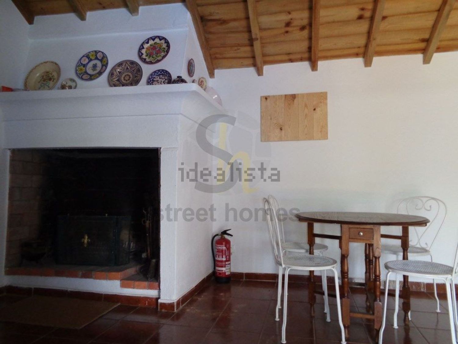 小楼房或独栋别墅出售M1076 - 客厅