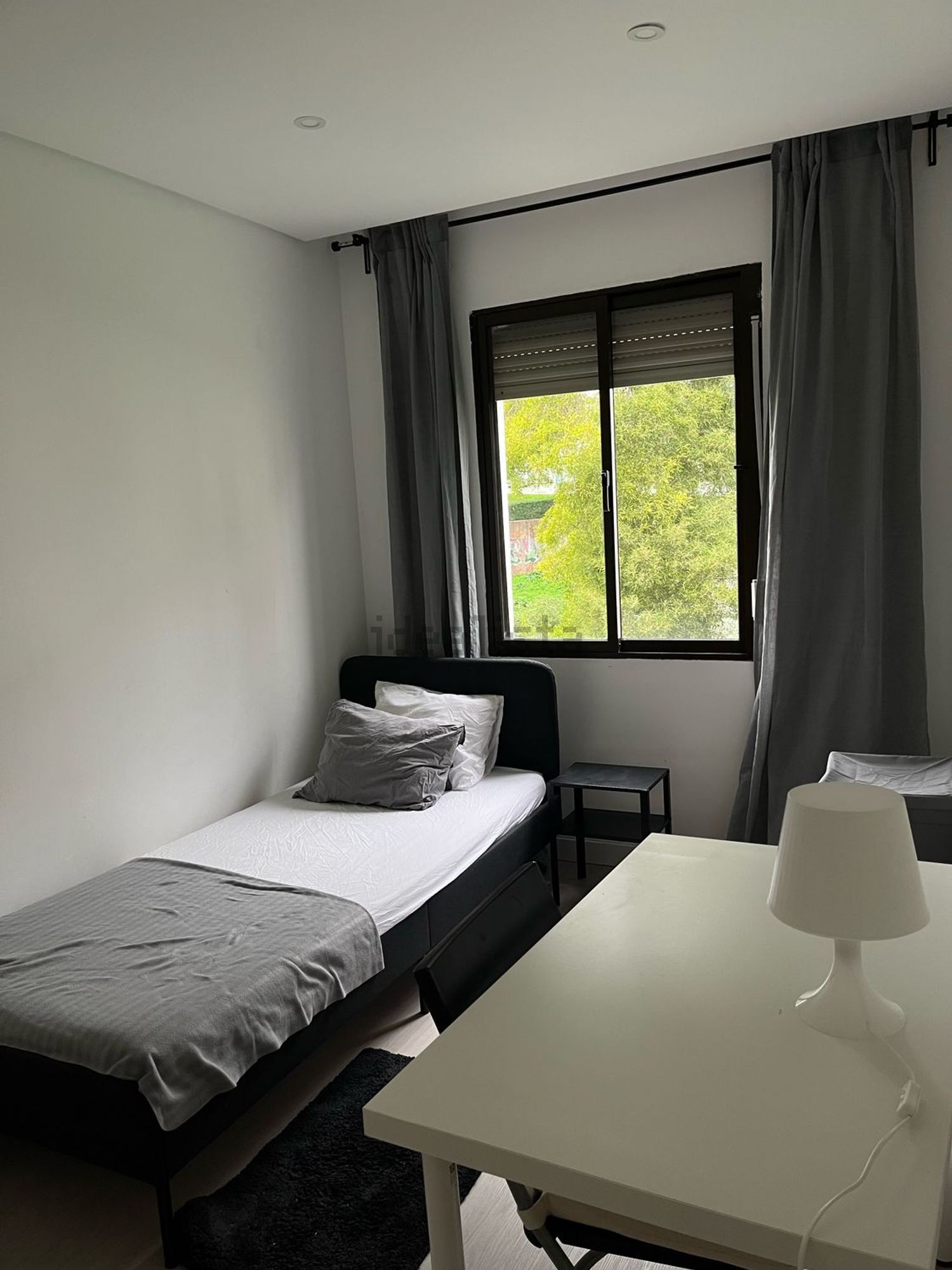 出租房间在Rua Simão da Veiga, 8 - 卧室