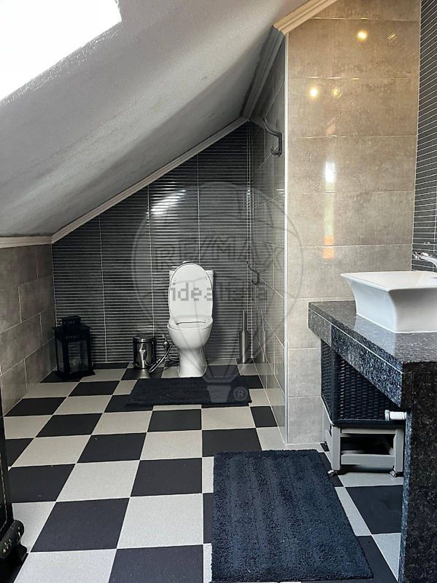 小楼房或独栋别墅出售在Rua Furnas - 卫生间