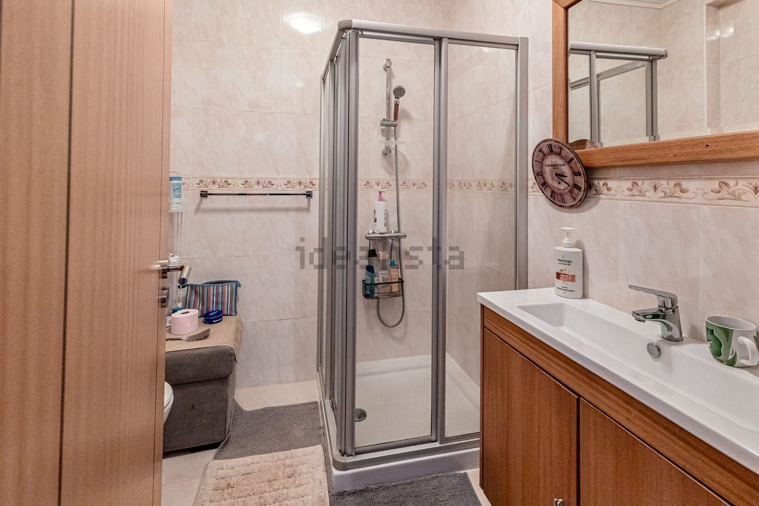 小楼房或独栋别墅出售在Peral - 卫生间