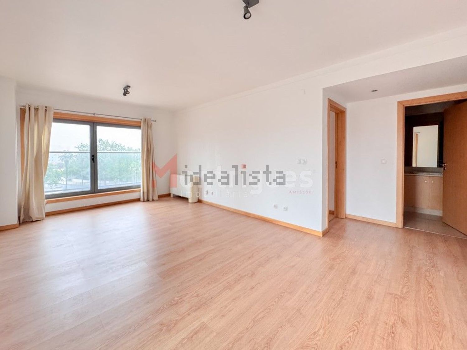 出租公寓 t1在Avenida Dom João II - 客厅