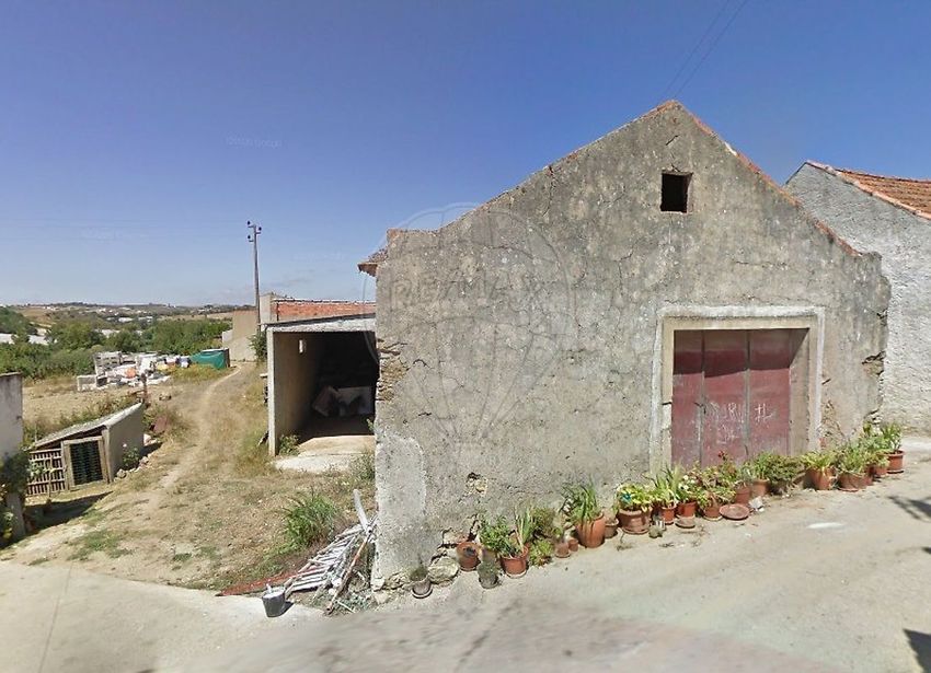 小楼房或独栋别墅出售在Rua dos Campos Lameiros