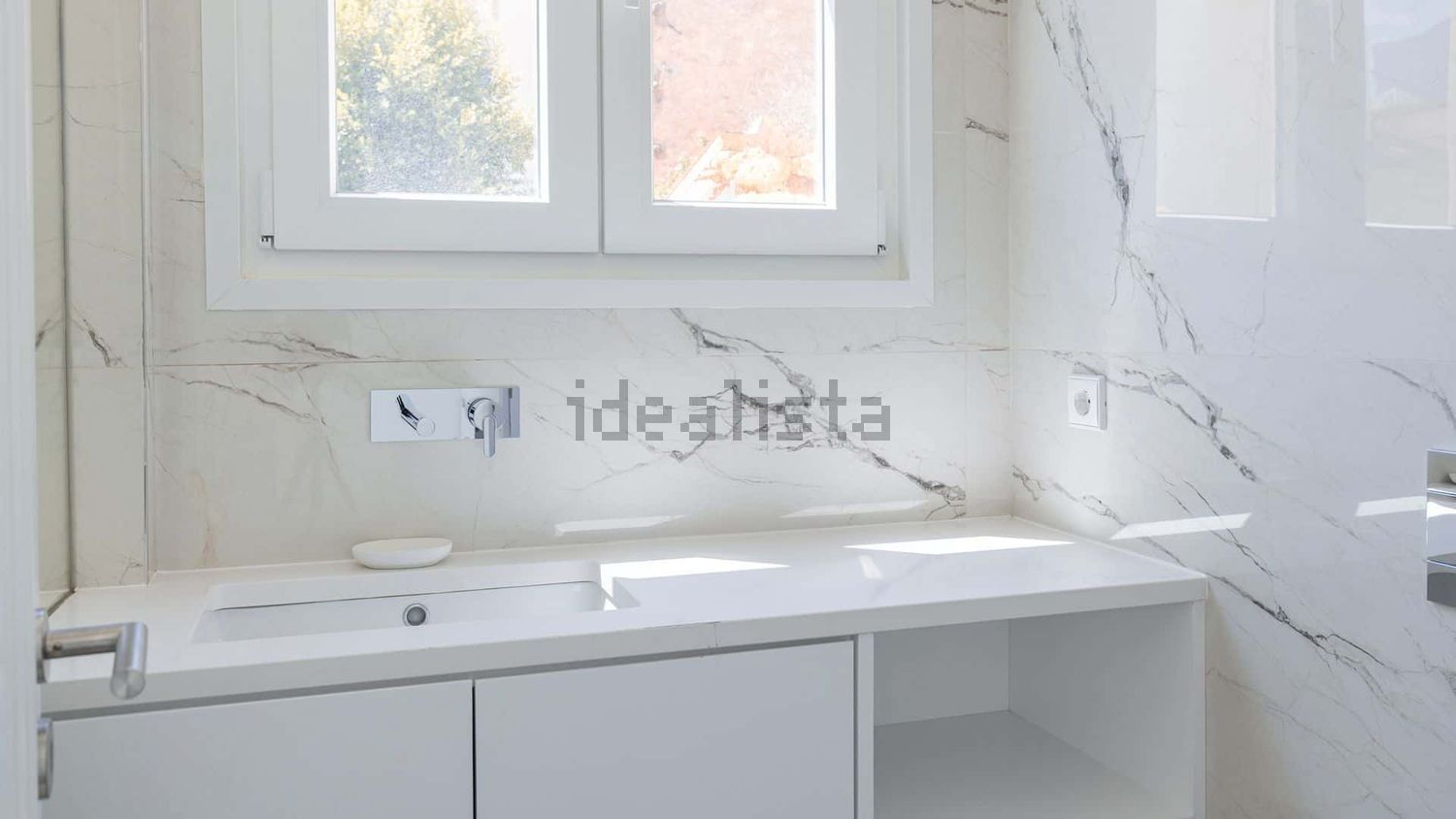 出租公寓 t2在Rua Afonso Annes Penedo, 14 - 卫生间