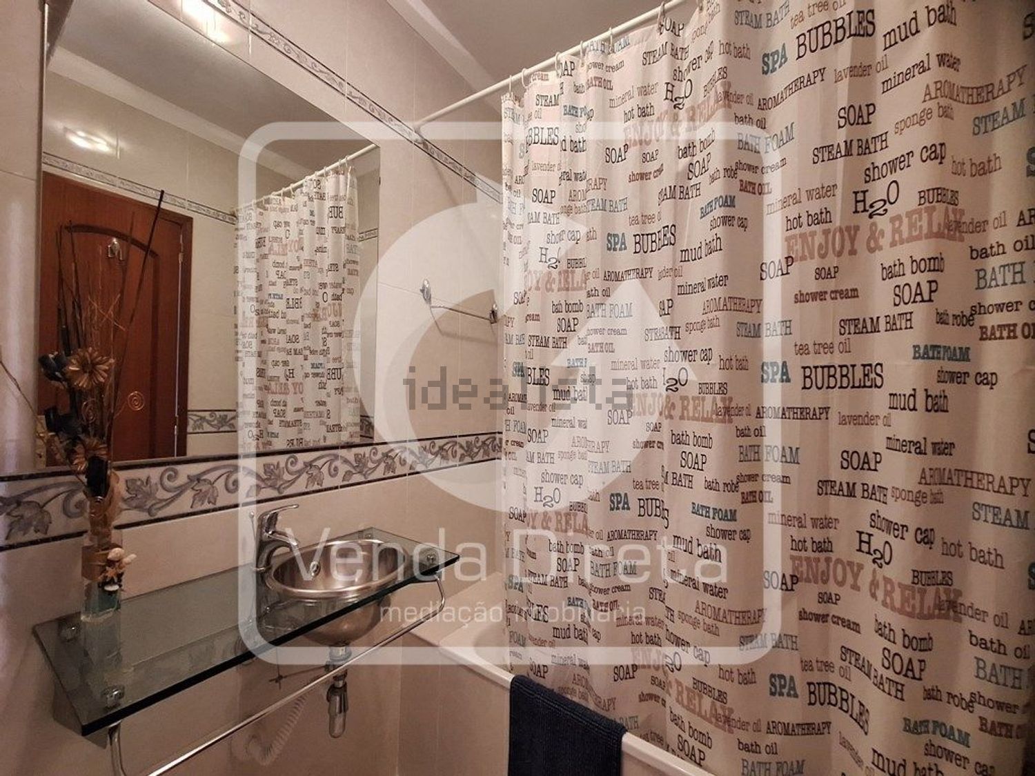 出租公寓 t3在Rua Salgueiro Maia, 34 - 卫生间