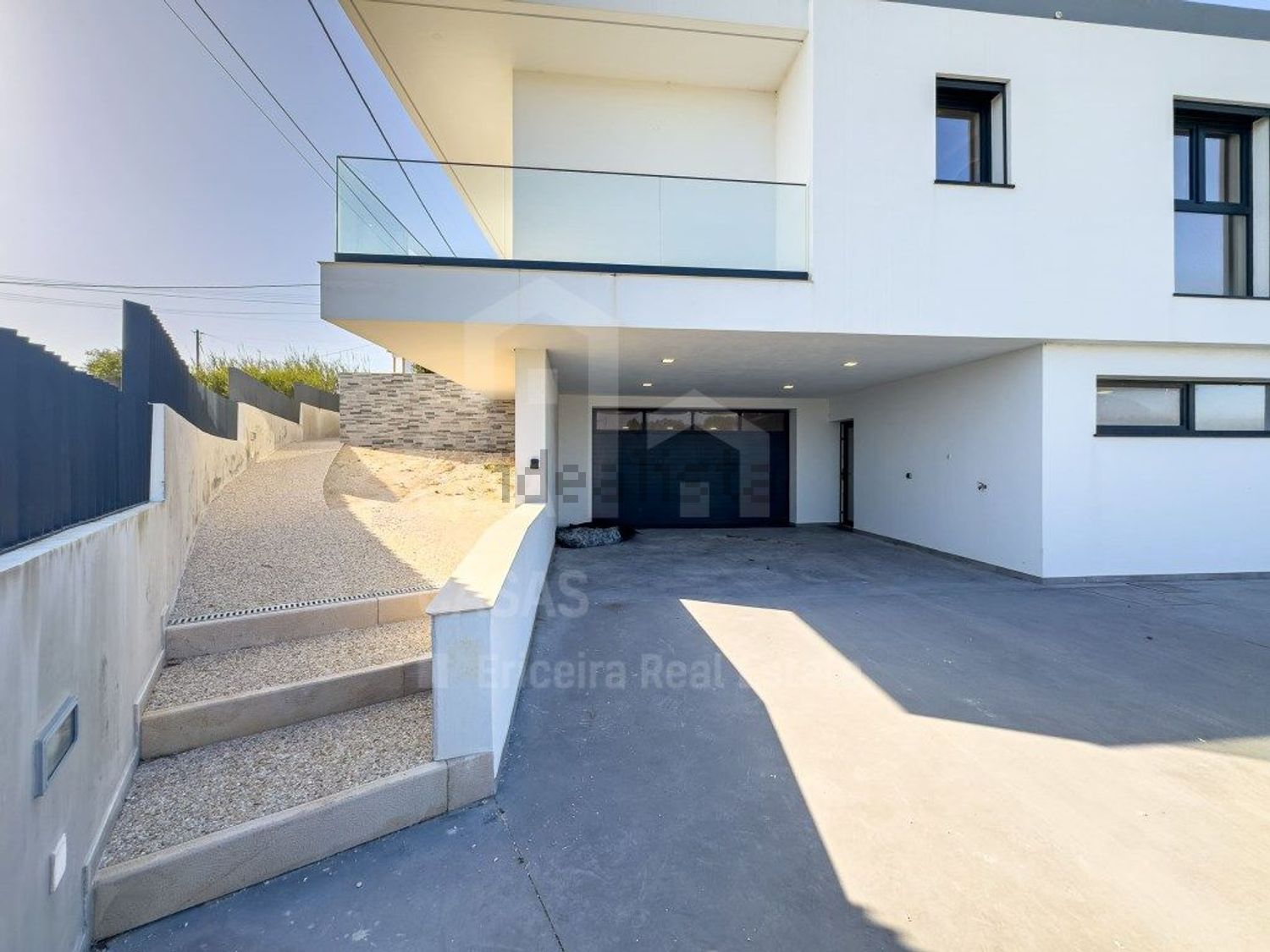 小楼房或独栋别墅出售在Encarnação - 外立面