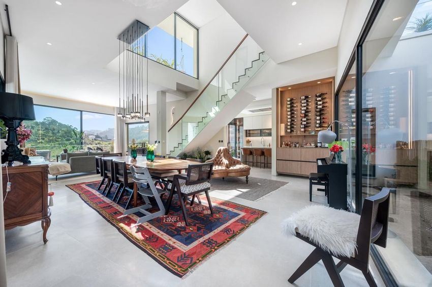 小楼房或独栋别墅出售在Rua das Lombas