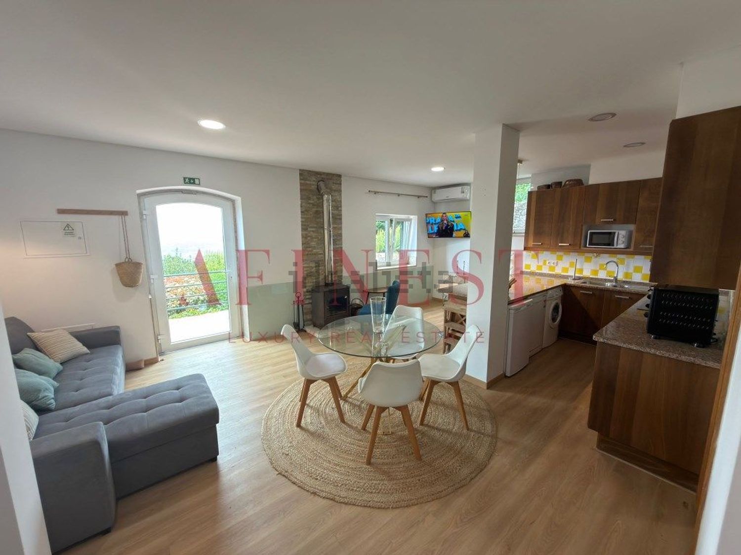 出租小楼房或独栋别墅在Rua Alto do Tanque Novo - 客厅