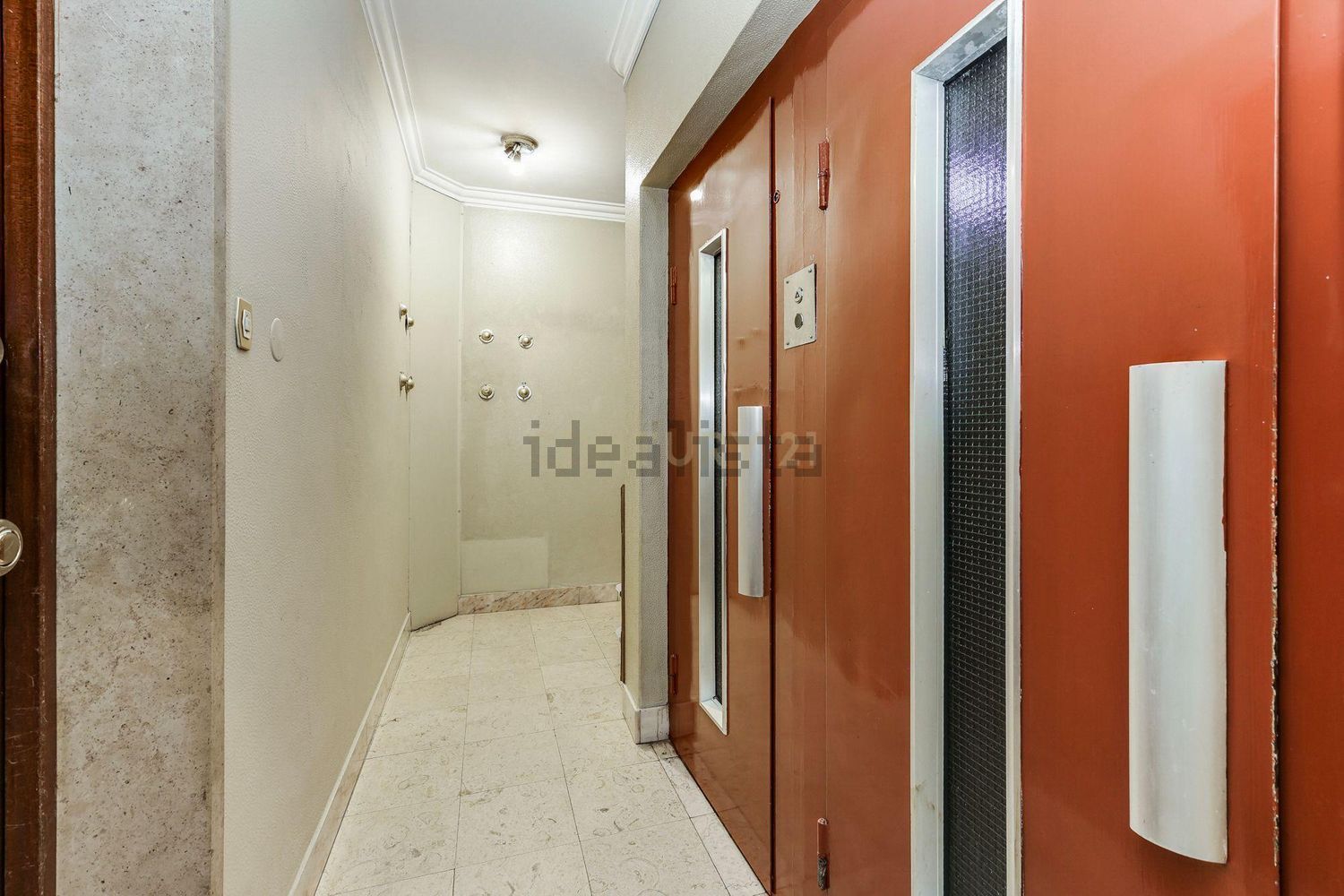 公寓 t1出售在Rua Montepio Geral s/n - 过道