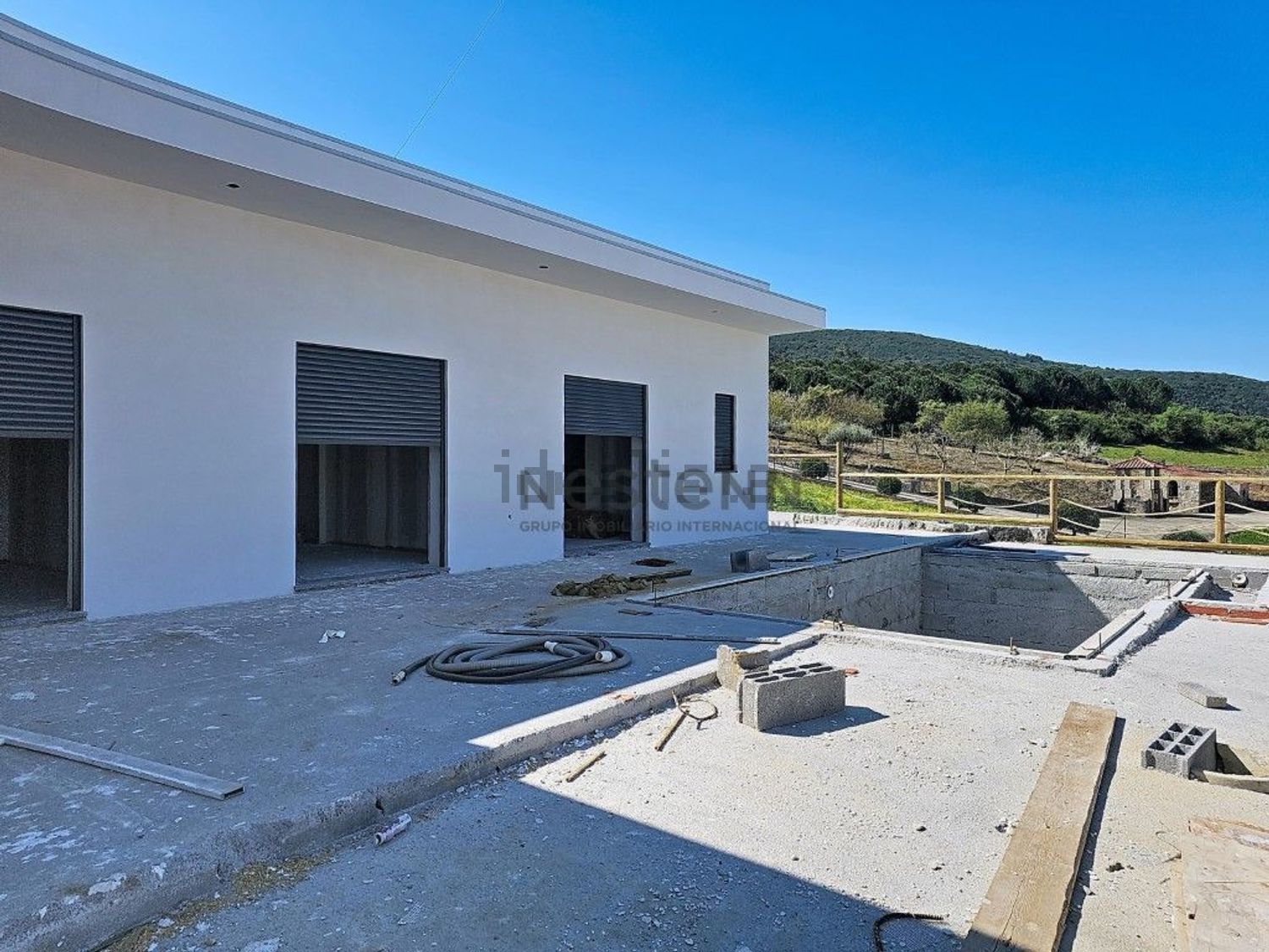 小楼房或独栋别墅出售在Lamas e Cercal - 外立面