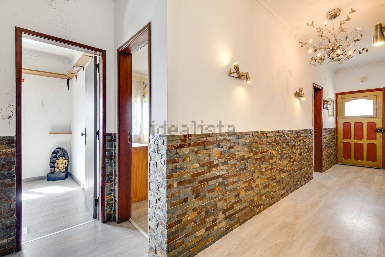 小楼房或独栋别墅出售在Rua São Valentim, 236 b - 过道