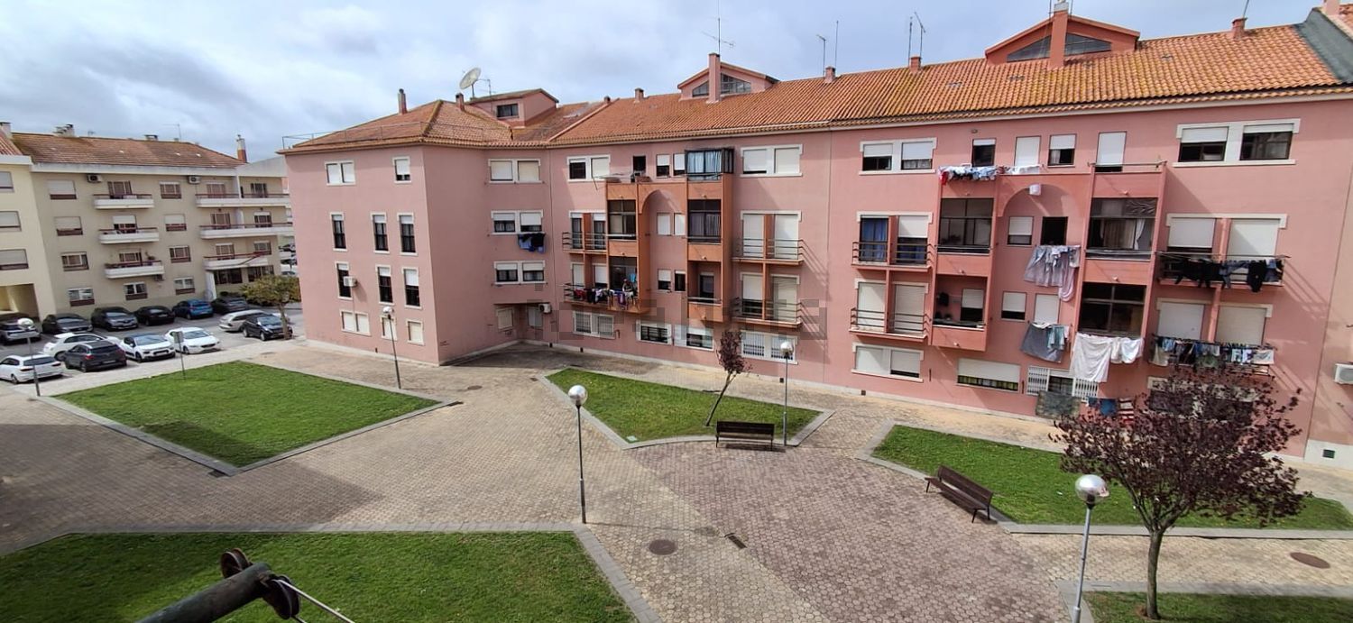 公寓 t3出售在Praça da Restauração - 外立面