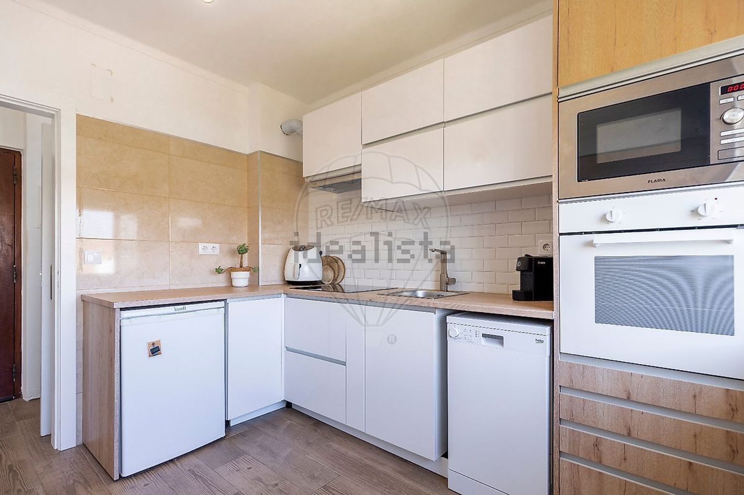 公寓 t2出售在Rua das Rosas - 厨房